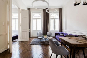 Opera Apartment with FREE parking, 2BR2BA, AC